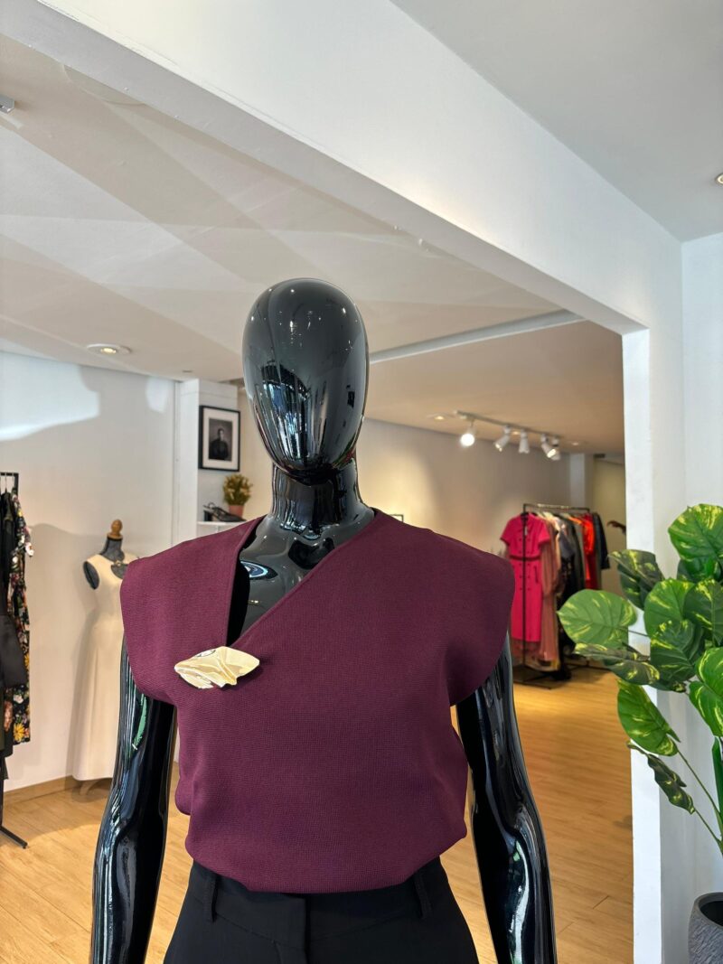 Top en Maille avec Décor Doré - Bordeaux – Image 2