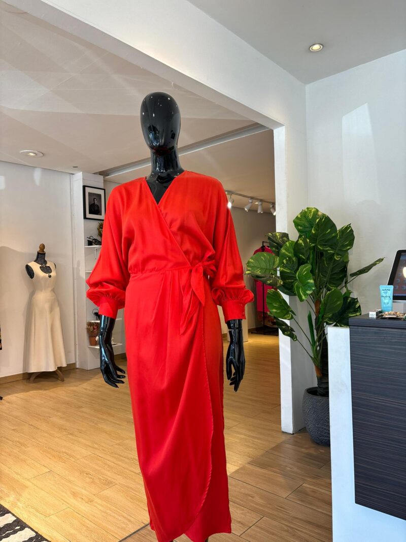 & OTHER STORIES - Robe Portefeuille - Rouge Satin – Image 2
